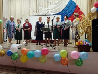 8 марта – Международный женский день, это время, когда прекрасная половина человечества принимает подарки и пожелания в свой адрес. 